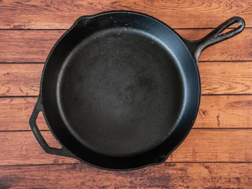 uneven-seasoning-on-cast-iron-5-things-your-doing-wrong-kitchenoa