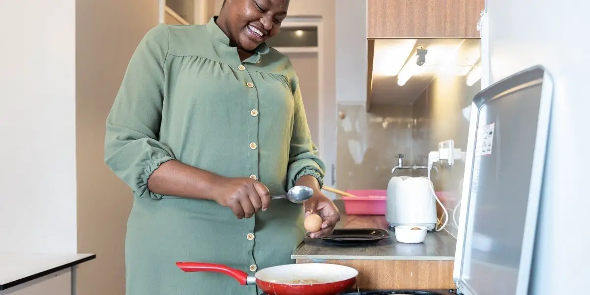 how to cook with ceramic pans