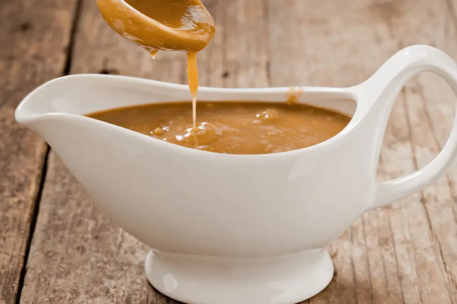 can you make gravy in a cast iron skillet
